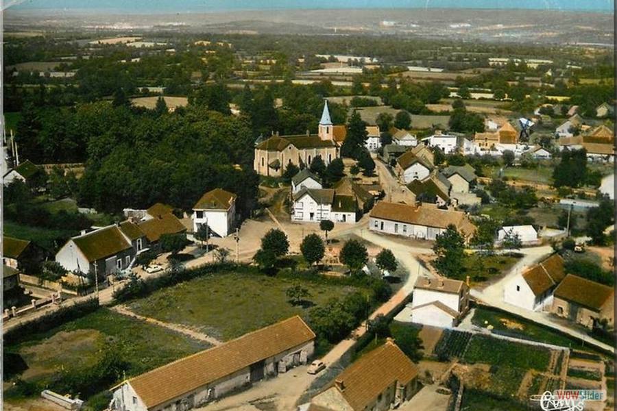LIGNEROLLES - Vue aérienne du bourg