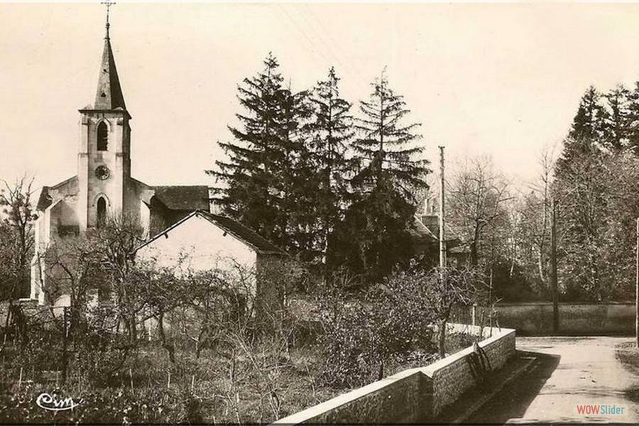 LIGNEROLLES - L'église et le parc