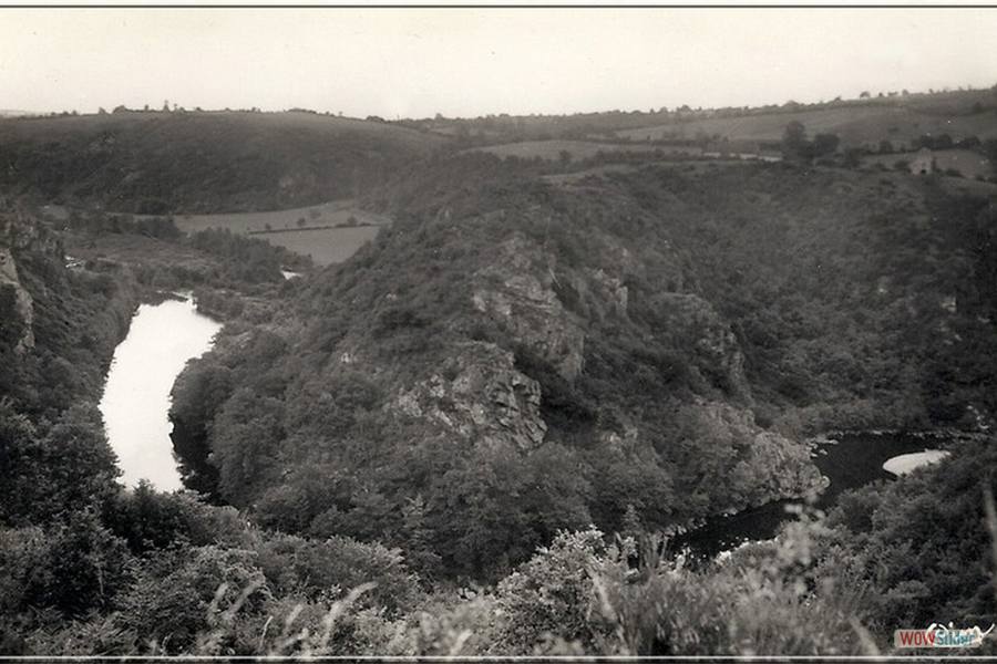 LIGNEROLLES - Gorges du Cher - La passerelle