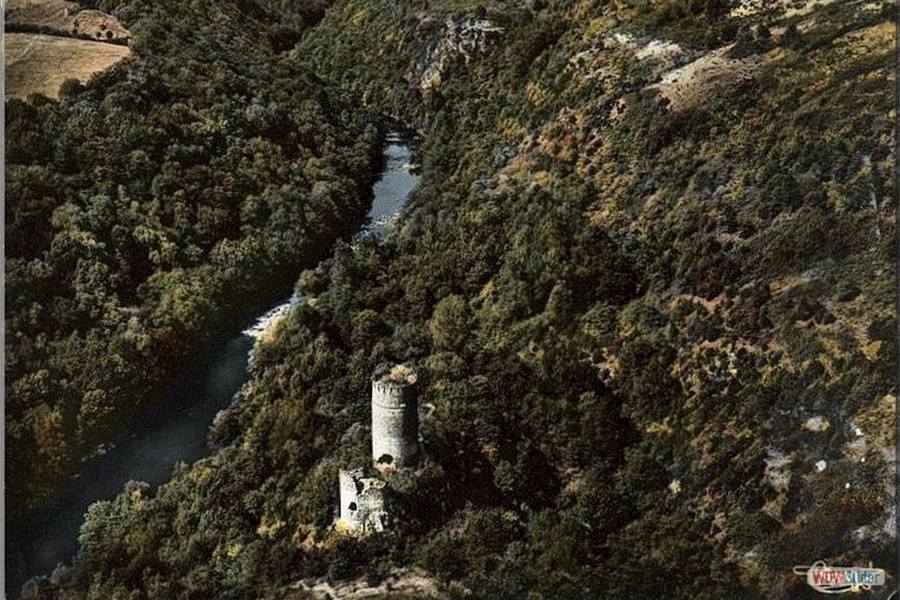SAINTE THERENCE - Le château de l'Ours et la vallée du Cher
